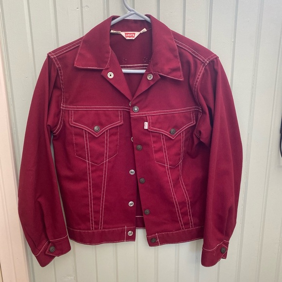 Vintage one of a kind Levi’s jean jacket maroon youth size 18 (b13)